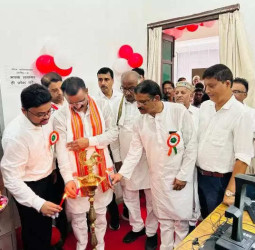 वाराणसी में अब डिजिटल होंगे नगर निगम के 60 साल पुराने जन्म-मृत्यु के अभिलेख और रजिस्टर, मेयर ने किया शुभारंभ; पढ़े डिटेल...