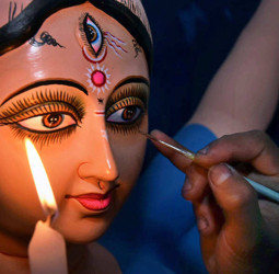 दुर्गा प्रतिमा के लिए इस बार नहीं दी जाएगी वेश्यालय से मिट्टी, अनुदान लौटाने का ऐलान! क्या कोलकाता रेप-मर्डर केस है वजह? पढ़िए इनसाइड स्टोरी!