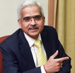 फिर दुनिया के टॉप बैंकर बने RBI गवर्नर शक्तिकांत दास, PM ने दी बधाई; जानिए इनके बारे में।