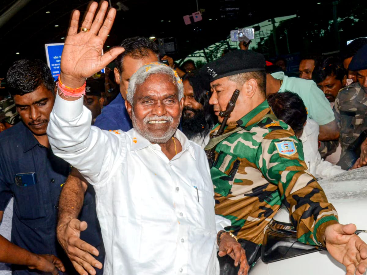 चंपाई सोरेन का झारखंड मुक्ति मोर्चा से इस्तीफा, बोले- आदिवासियों की पहचान बचाने के लिए BJP में जा रहा।