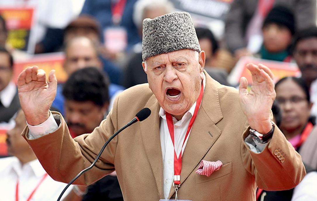 जम्मू-कश्मीर में मिलकर चुनाव लड़ेगी कांग्रेस और नेशनल कांफ्रेंस, फारूक अब्दुल्ला ने गठबंधन का किया ऐलान।