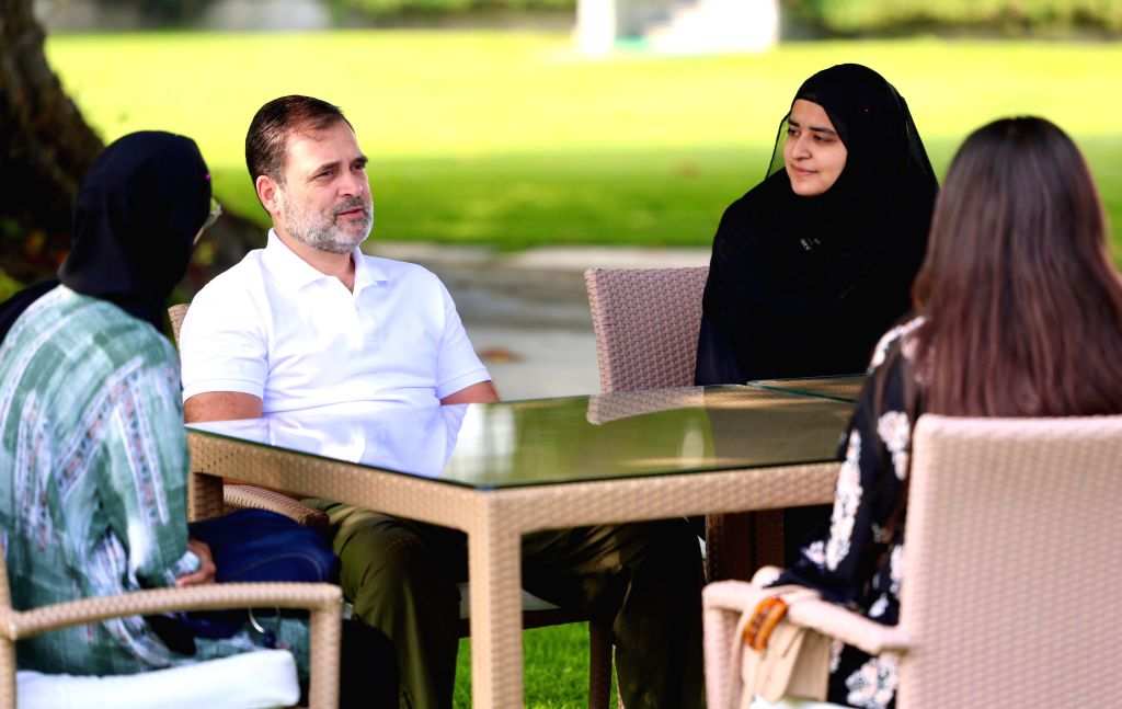 अपनी शादी को लेकर राहुल गांधी का क्या है प्लान? कश्मीरी छात्राओं को बताई दिल की बात; पढ़िए क्या कहा?