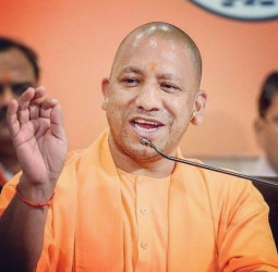 सीएम योगी का राहुल गांधी पर तंज, बोले- खटाखट-फटाफट वाले हो गए गायब, चुनावी मौसम में आएंगे नजर।