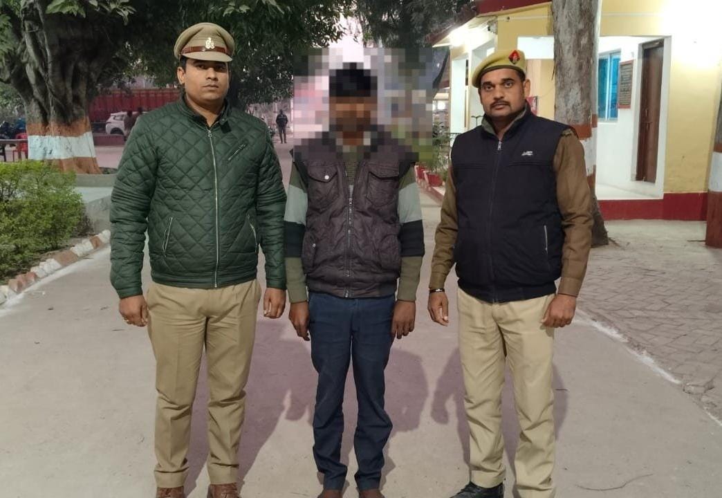 वाराणसी: मामूली विवाद में युवक की सिर कूचकर हत्या, 4 दिन बाद मुख्य आरोपी गिरफ्तार।