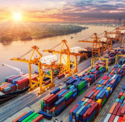 अदाणी पोर्ट्स का बड़ा कदम: कोचीन शिपयार्ड को 450 करोड़ रुपये का टग बोट्स का दिया ऑर्डर, भारतीय बंदरगाहों में बढ़ेगी दक्षता।