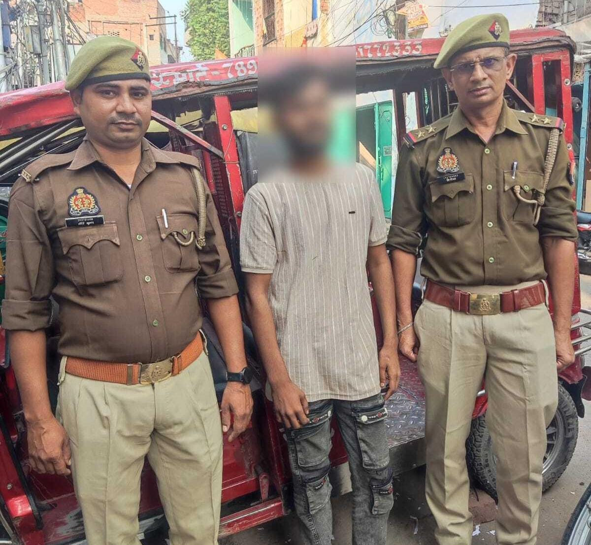 Varanasi news: जैतपुरा पुलिस के हत्थे चढ़ा शातिर चोर, चोरी का ई-रिक्शा और बैटरी बरामद।