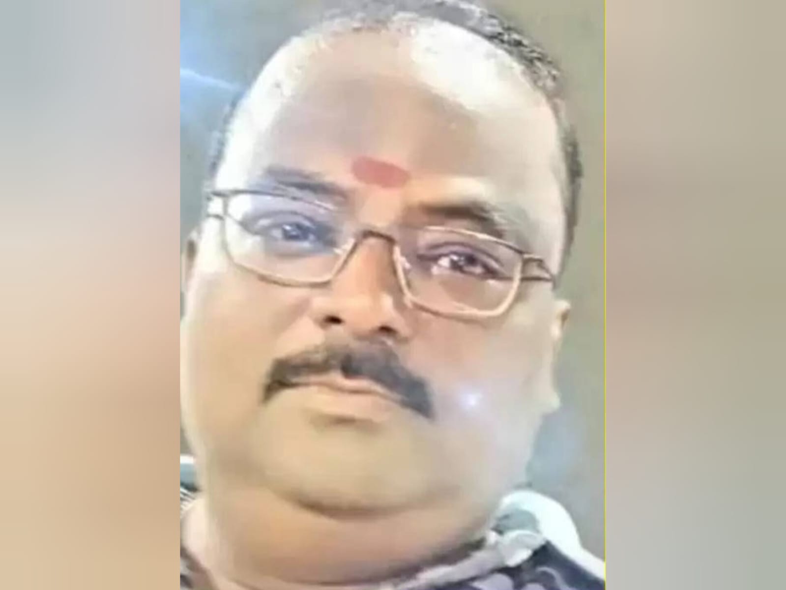 वाराणसी में डिप्रेशन से जूझ रहे व्यापारी ने लाइसेंसी पिस्टल से खुद को उड़ाया, परिजनों में मचा कोहराम।