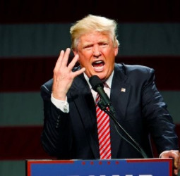 "बांग्लादेश में हिंदुओं पर हमले: ट्रंप का कड़ा बयान, 'हम आपकी आजादी के लिए लड़ेंगे'"