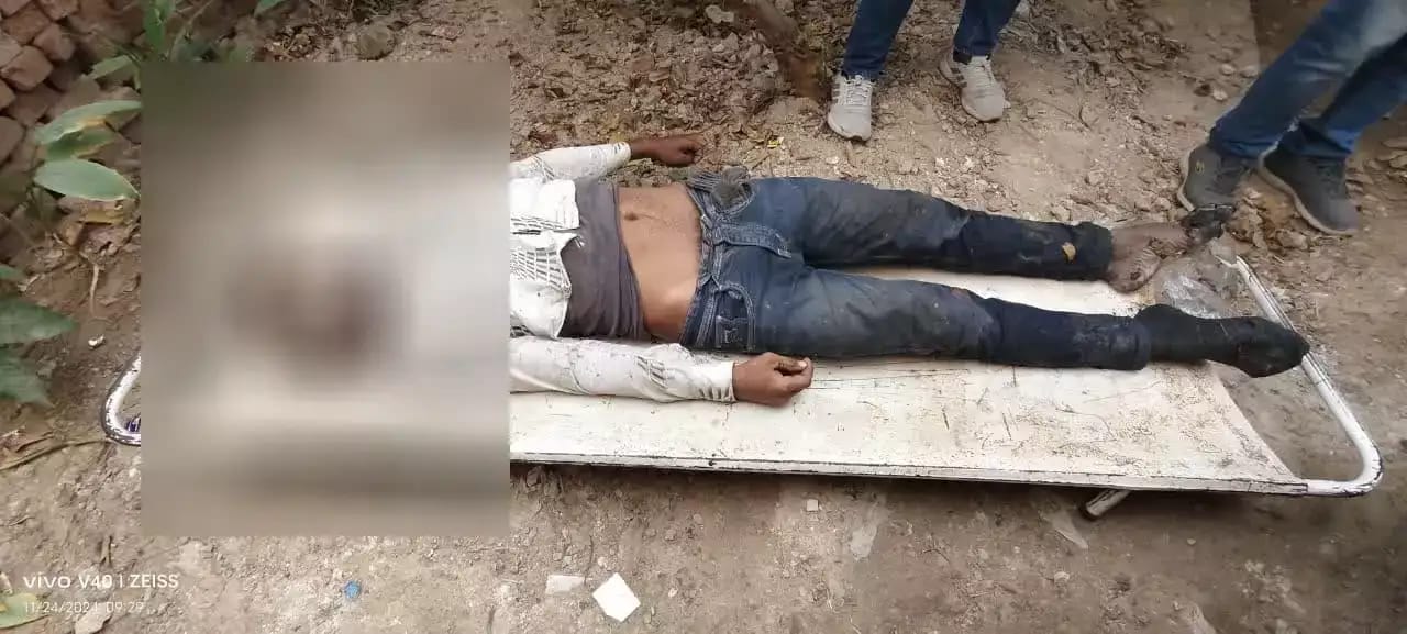वाराणसी : नाले में मिला युवक का शव, बोरे से ढंका था चेहरा, हत्या की आशंका से सनसनी।