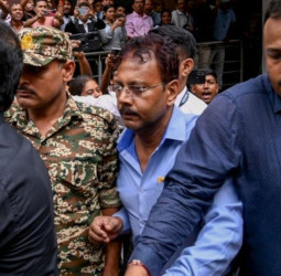 कोलकाता में संदीप घोष के पिता के घर समेत 4 ठिकानों पर ED की रेड, वित्तीय धोखाधड़ी में एक्शन।