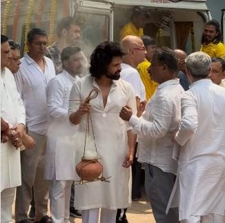 संगीत की दुनिया को अलविदा कह गए हिमेश रेशमिया के पिता विपिन रेशमिया, नम आँखों से हुआ अंतिम विदाई!