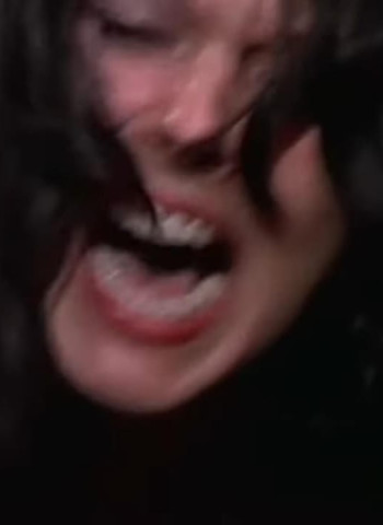 हर सीन घिनौना! दुनिया की एक ऐसी फिल्म जो 150 देशों में हुई बैन, डायरेक्टर की कर दी गई थी हत्या, मूवी देख बेहोश होने लगे थे लोग।