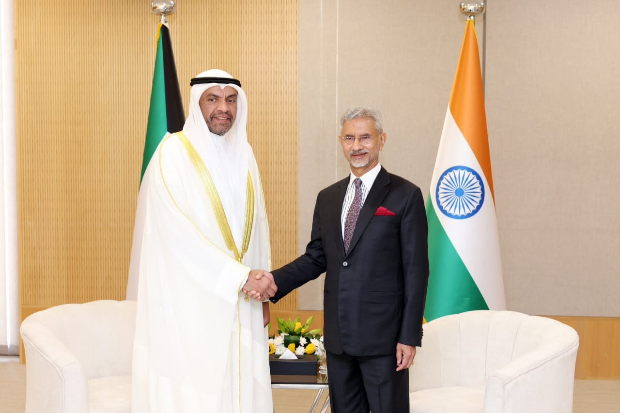 रियाद में सऊदी-कतर के विदेश मंत्रियों से मिले जयशंकर, द्विपक्षीय संबंधों पर हुई चर्चा; जानिए बड़ी बातें।