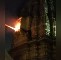 काशी विश्वनाथ धाम में शॉर्ट सर्किट से लगी आग, भक्तों में मची अफरातफरी!