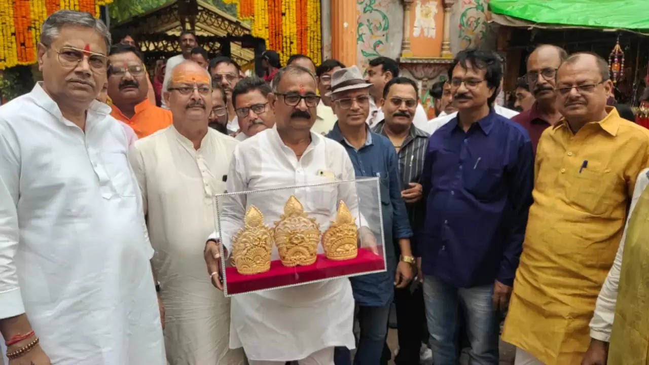 मोदी के तीसरी बार पीएम बनने पर काशी में ऐतिहासिक अनुष्ठान, पत्रकार ने संकटमोचन मंदिर में अर्पित किया 41 लाख का सोने का मुकुट।