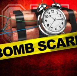 नोएडा के 4 निजी स्कूलों को ई-मेल के ज़रिए बम की धमकी मिली, स्थिति सामान्य होने के बाद शुरू हुईं क्लासेस।