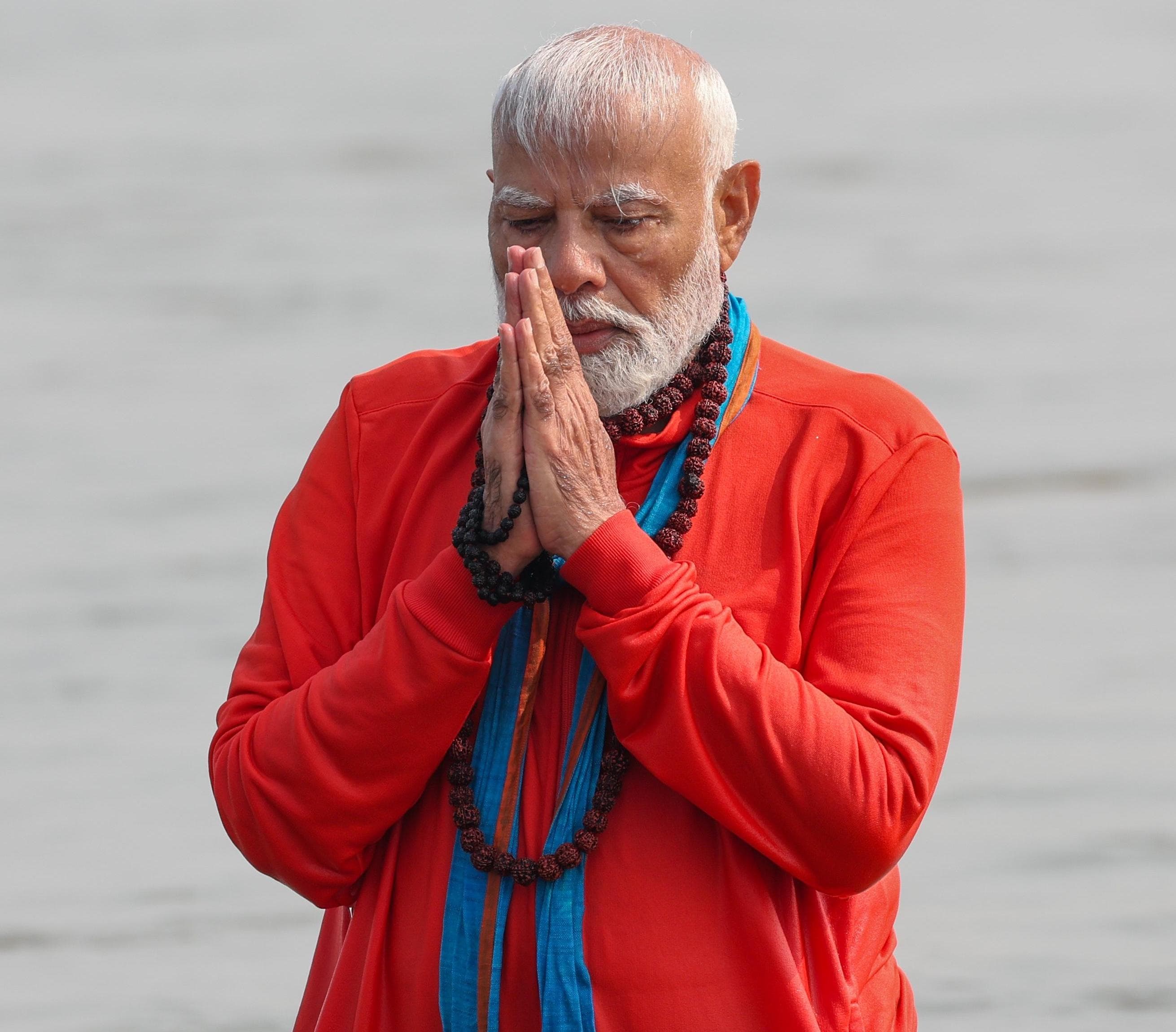 भक्ति की भावना से भर गया...,संगम में पवित्र स्नान के बाद PM Modi ने किया ट्वीट।