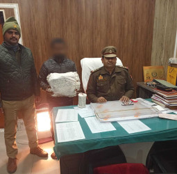 वाराणसी : पान की दुकान की आड़ में चाइनीज मांझा बेचने वाला गिरफ्तार, 4.5 किलो प्रतिबंधित मांझा बरामद!