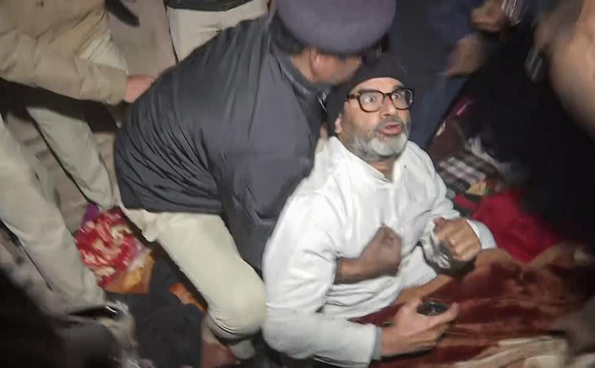 आमरण अनशन के दौरान बिगड़ी प्रशांत किशोर की तबीयत, मेदांता अस्पताल में भर्ती।