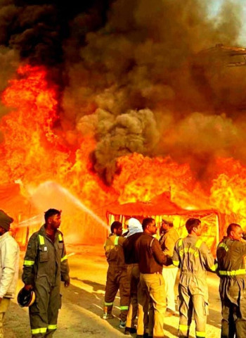 महाकुंभ मेला क्षेत्र में लगी भीषण आग, कई टेंट जलकर हुए खाक; CM योगी पहुंचे; देखें तस्वीरें।