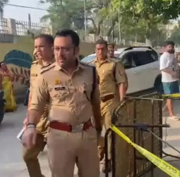 UP : वाराणसी के बेनियाबाग में युवक की हत्या से सनसनी, घर के बाहर चारपाई पर सो रहे राजन को गोलियों से भूना।